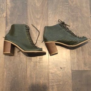 Forever 21 olive booties lace up